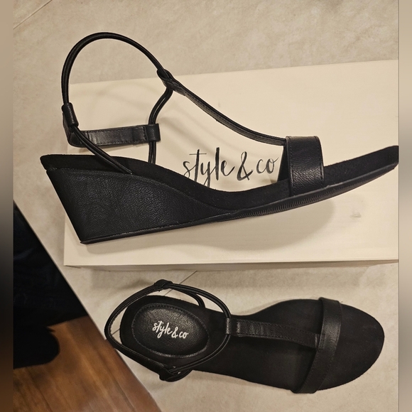 EUC black wedge sandals 9W - Picture 8 of 16